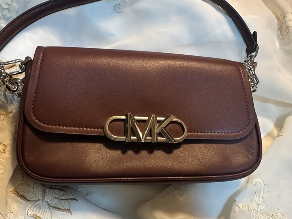 Michael Kors Parker Convertible Pouchette Shoulder Bag in Merlot NWOT - Picture 3 of 7